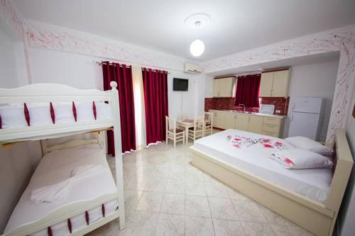 Poseidon Hotel Ксамил Екстериор снимка